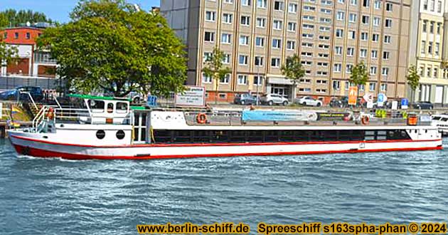 Berlin Mitte Schiffbauerdamm Schiff mieten Partyschiff Partyboot Spree